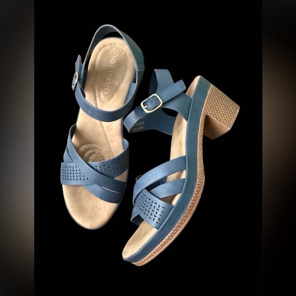 Elegant Blue Strappy Sandals